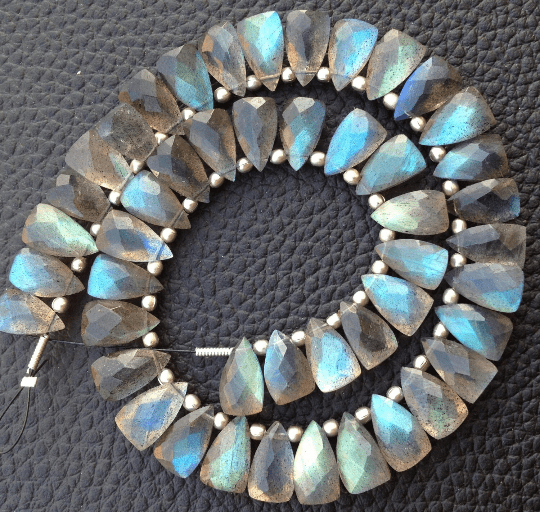 25 Pieces,Amazing BLUE FLASHY LABRADORITE Faceted Pyramid Shaped Briolettes, 10mm Long size,Calibrated Size,Superb Item at Low Price