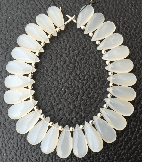 4 Matched Pair, NATURAL WHITE MOONSTONE Smooth Pear Shape Briolettes, 15x7mm size.Superb Item at Low Price